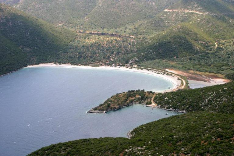 Hotel Polichni Leonídion Exteriér fotografie